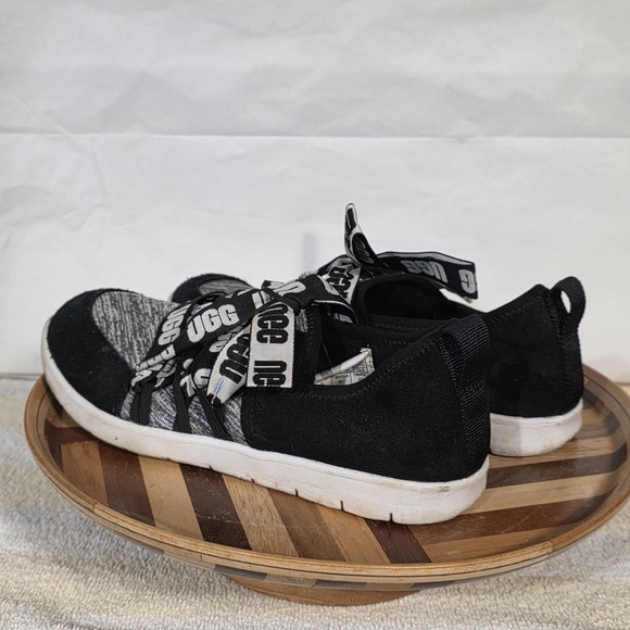 UGG SEAWAY SNEAKER  Women's Girls Size 4 (Youth) Ribbon Laces Shimmer - Picture 6 of 15